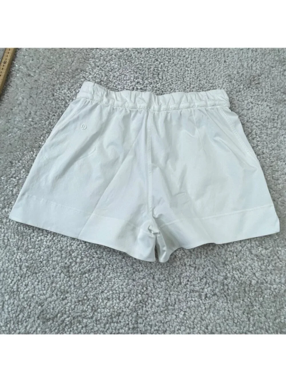 Lululemon Cinchable Waist High Rise Woven Shorts White Womens Medium
